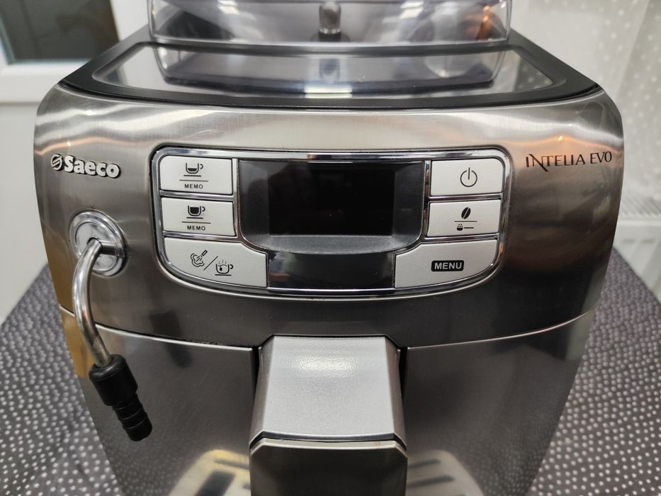 Vând espressor Saeco Intelia Evo