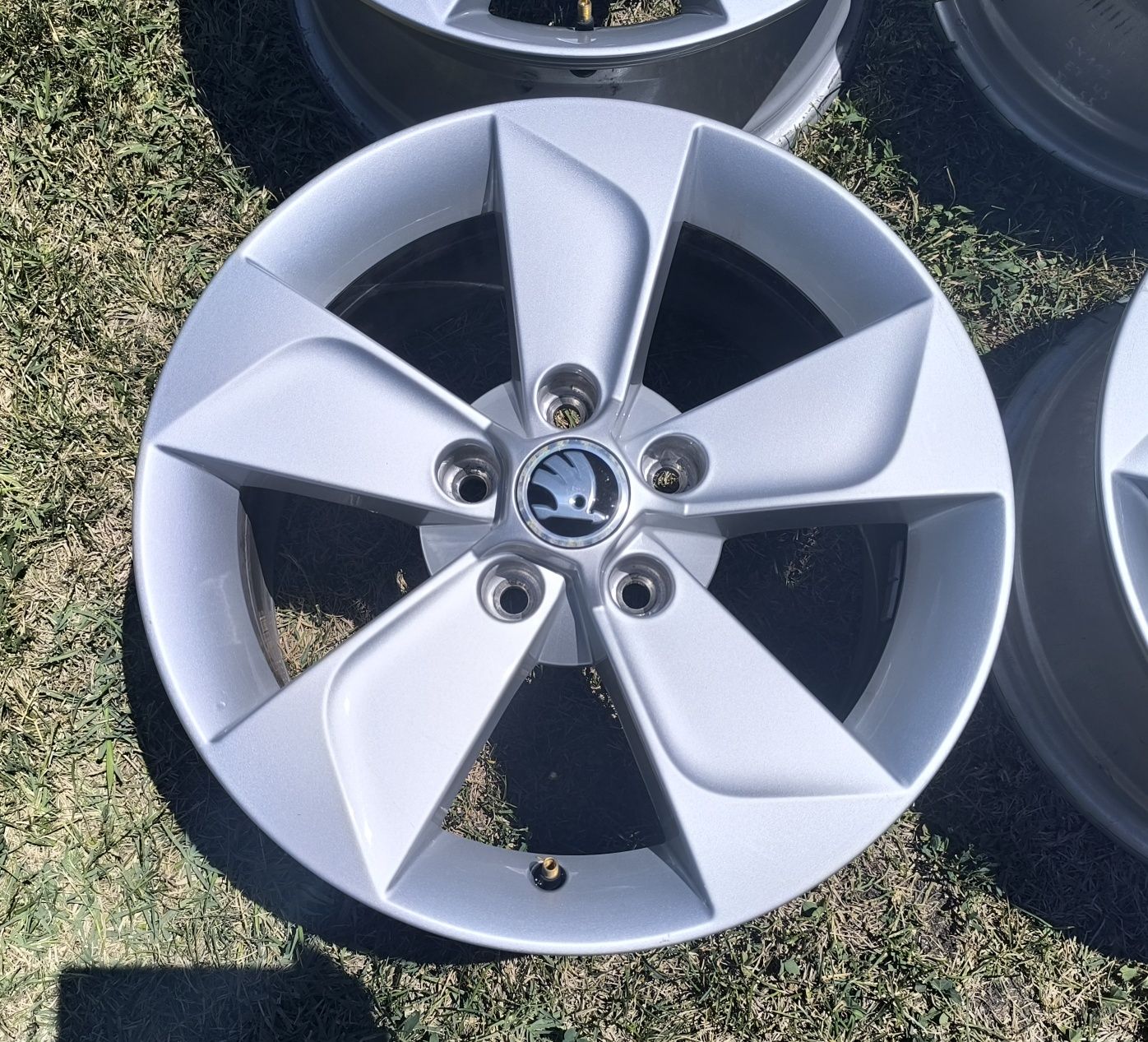 16 цола джанти за Skoda Yeti , Octaviа Karoq