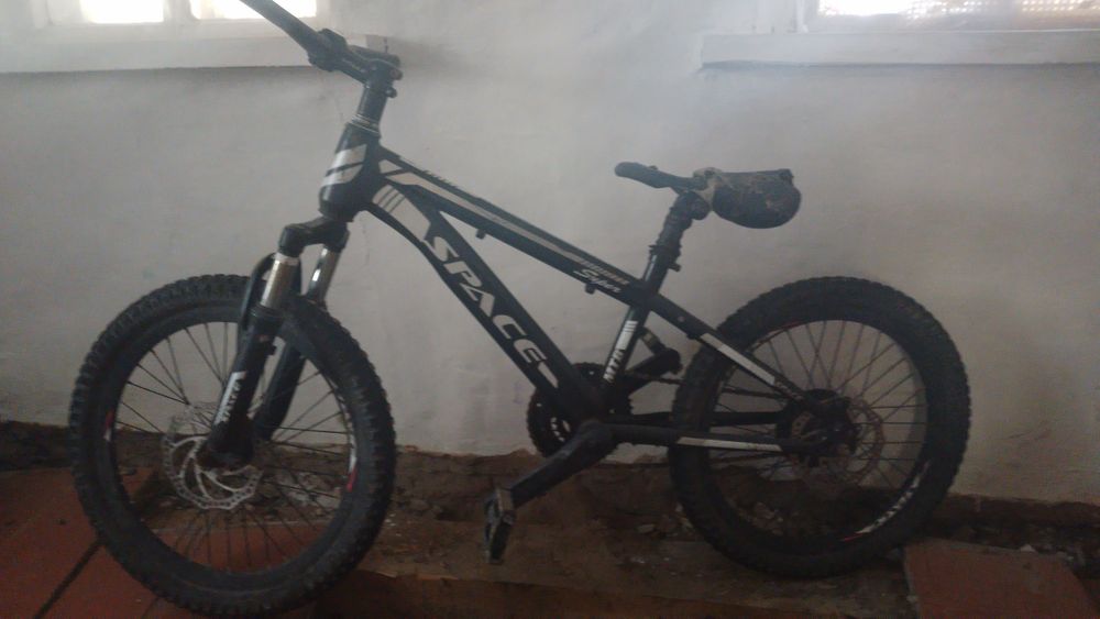 Велосипед горноспортивный.