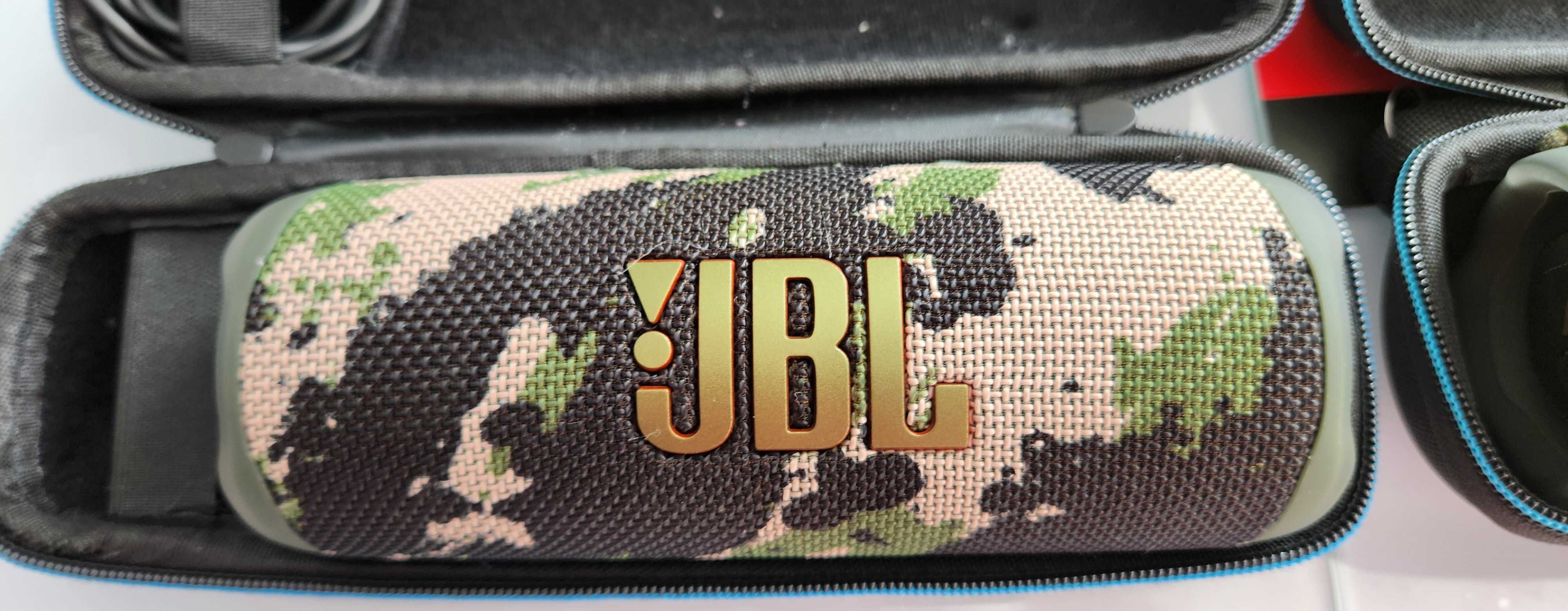 Vând JBL FLIP 6 două bucăți Camuflaj și Verde Army impecabile