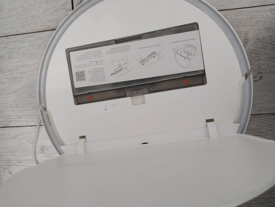 Продам Пылесос робот Xiaomi Vacuum Mop 2
