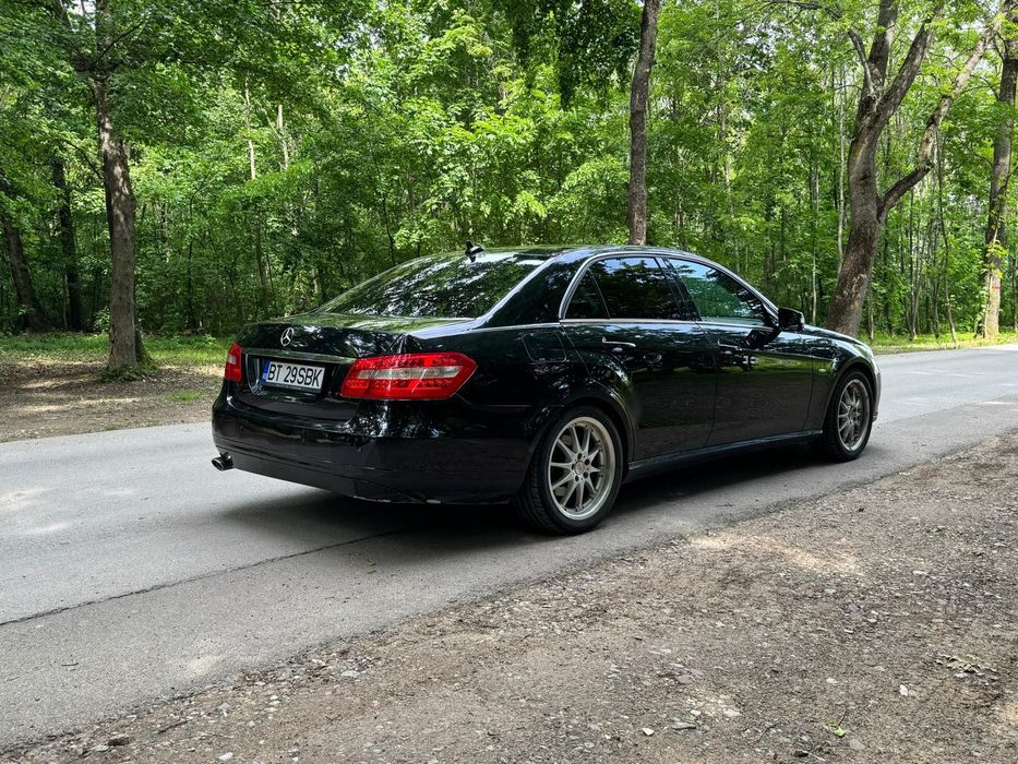 Vând Mercedes E class 2010