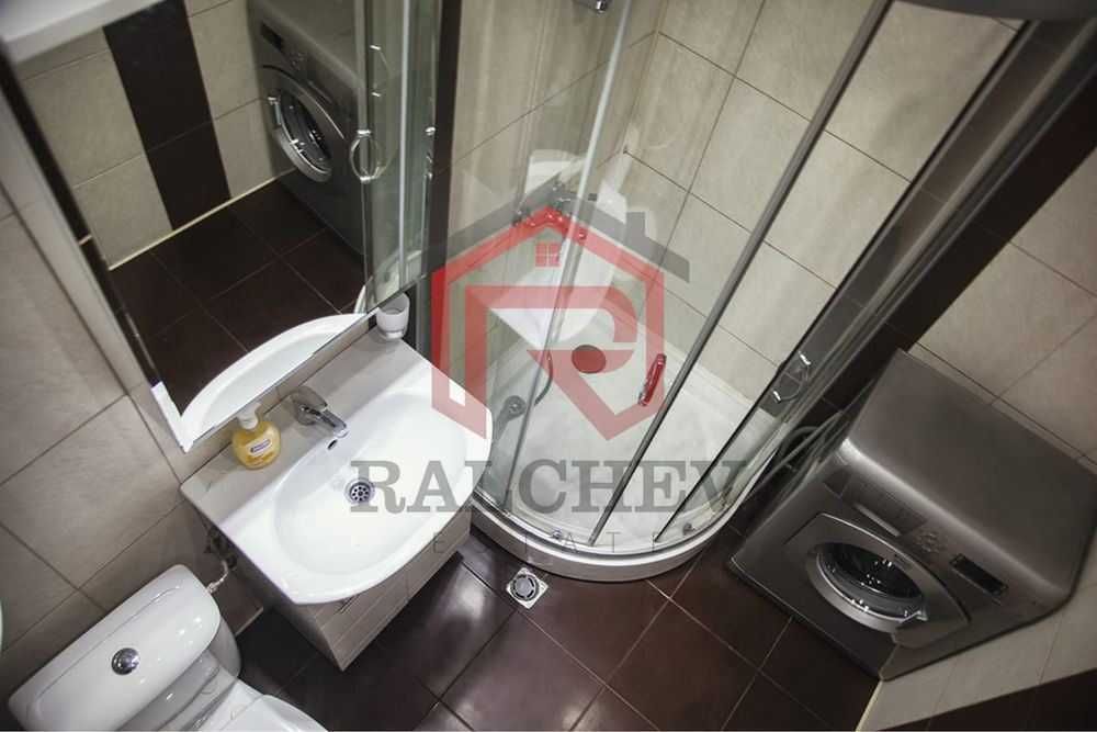 Дава се под наем Двустаен апартамент в Варна, Базар Левски - 65 кв.м за 612 € - Снимка #3