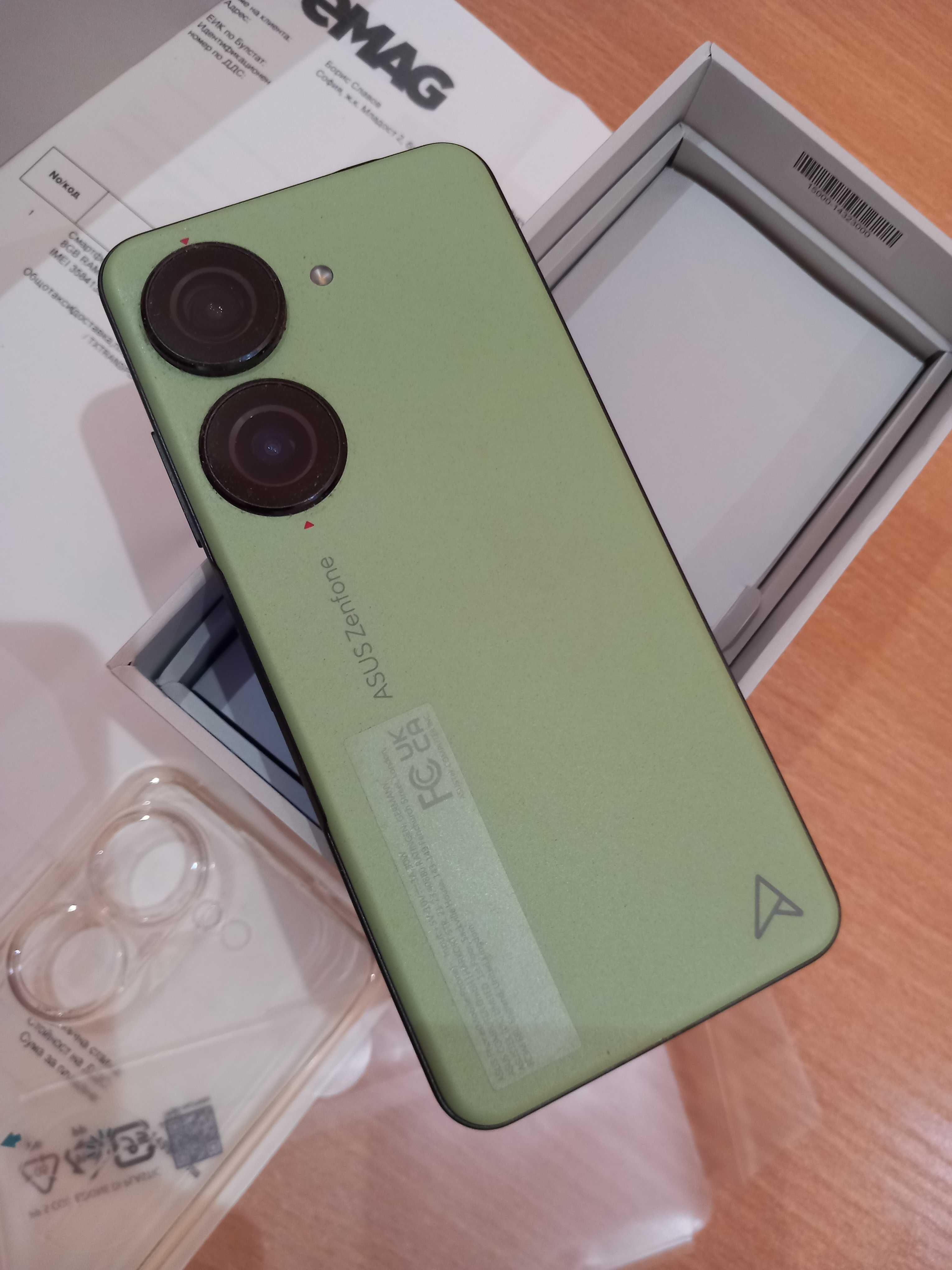 Asus Zenfone 10 гаранция перфектен
