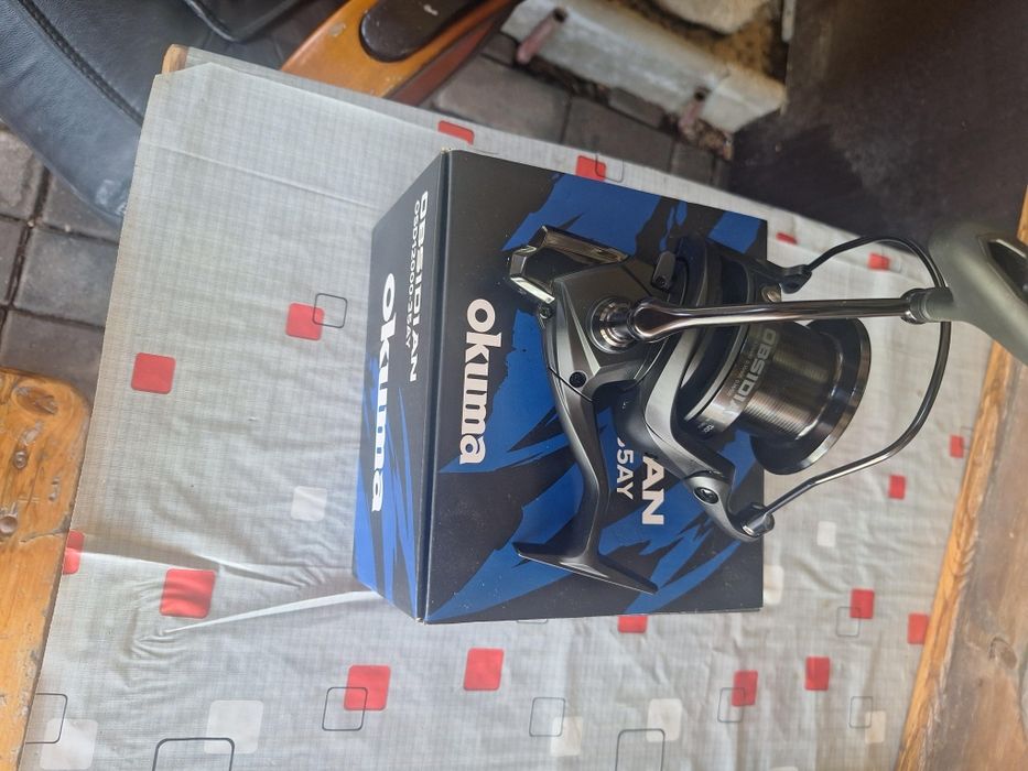 Vând mulinete Okuma Obsidian