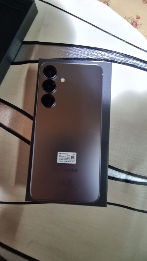 Samsung s25 512g,гаранция 3 години