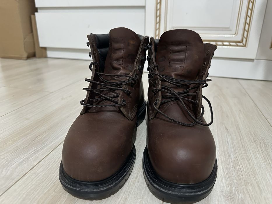 ТШО ботинка сатамын. Жазғы ботинка 41.5, қысқы ботинка 42.