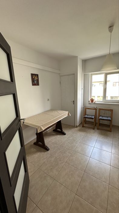 Apartament decomandat de inchiriat, zona centrala, 2 camere, etaj 3/4