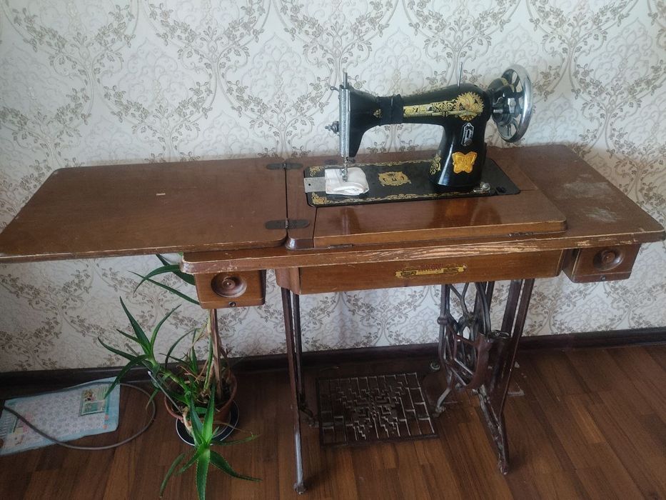 Продаётся швейная машинка