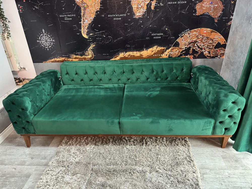 Canapea verde smarald, model Chesterfield, extensibila -stare perfecta