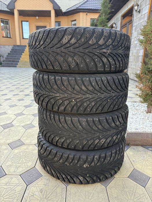 Комплект зимних шин