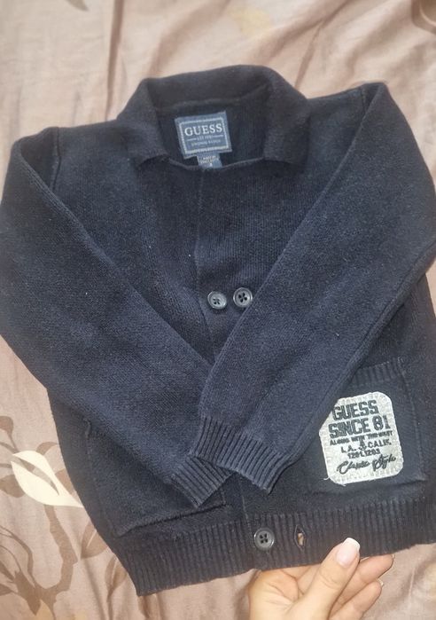 Предлагам 100% оригинални детски дрешки за 3 и 4 годинки Guess Majoral