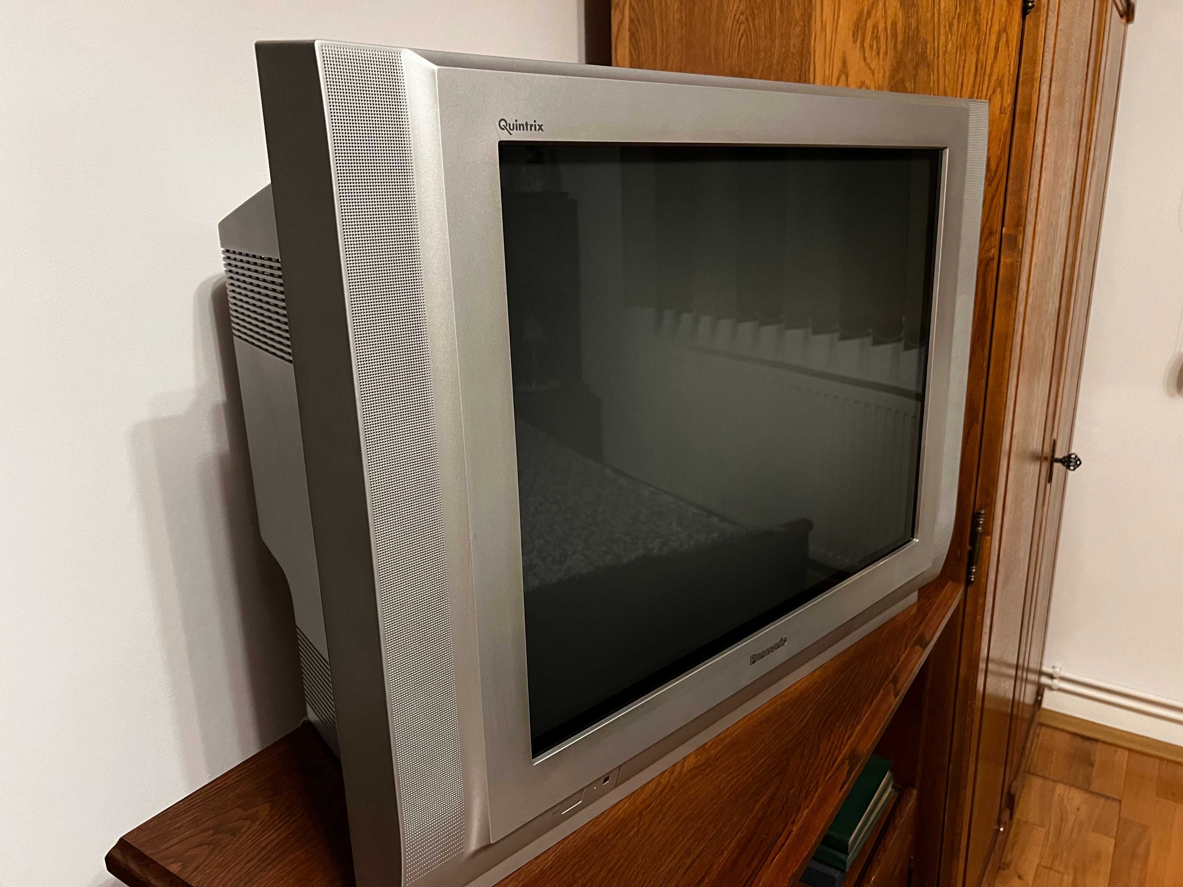 Televizor Panasonic cu diagonala de 70cm