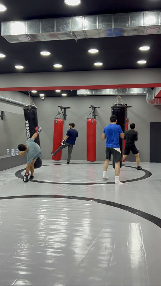 Тренировки по боксу кикбоксингу ММА Тайский бокс Самооборона