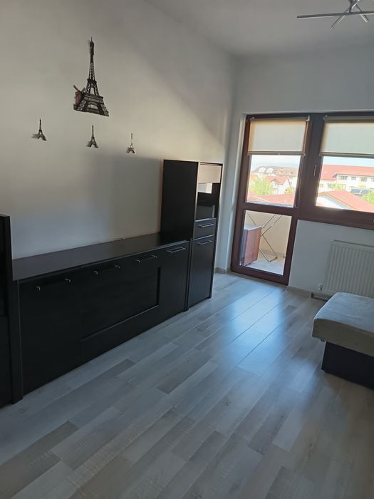 Vând garsoniera Sânpetru Residence