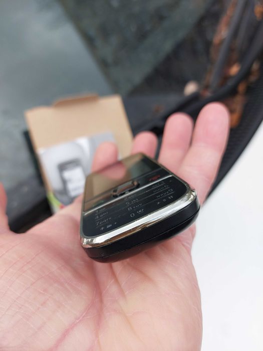 Nokia 2700 orig decodat perfect functional cu cutie si accesorii