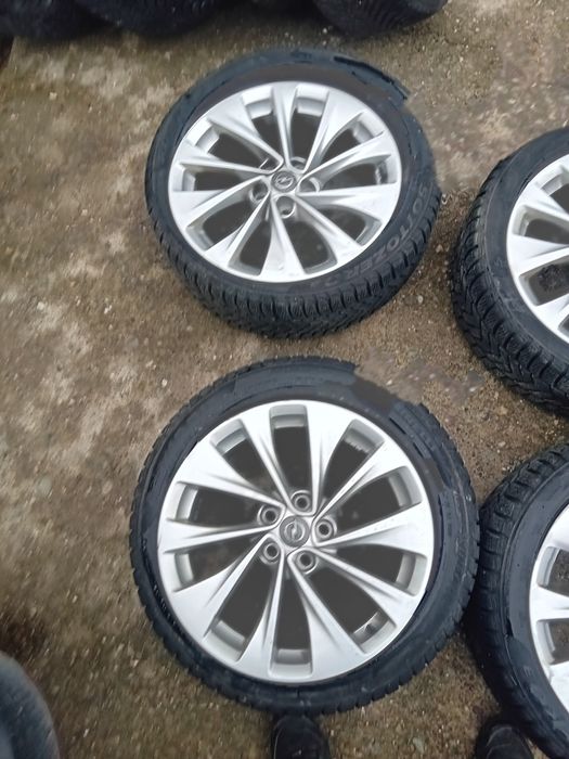 Лята джанта 17ка Опел Астра К зимни гуми  225/45/17 PIRELLI