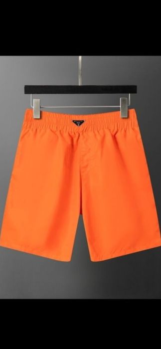 Pantalon plaja Prada,  model 2026