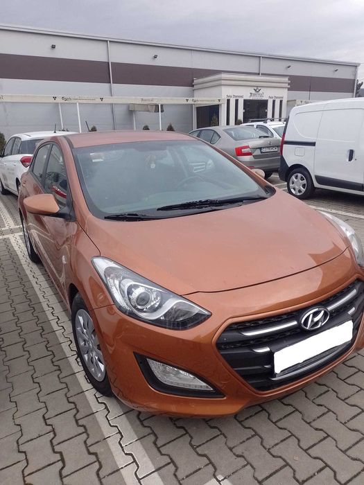 Vând Hyundai i30 2015