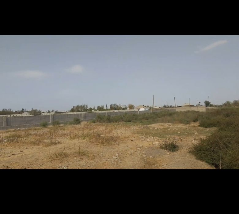 6 sotix yer uchastkasi sotiladi