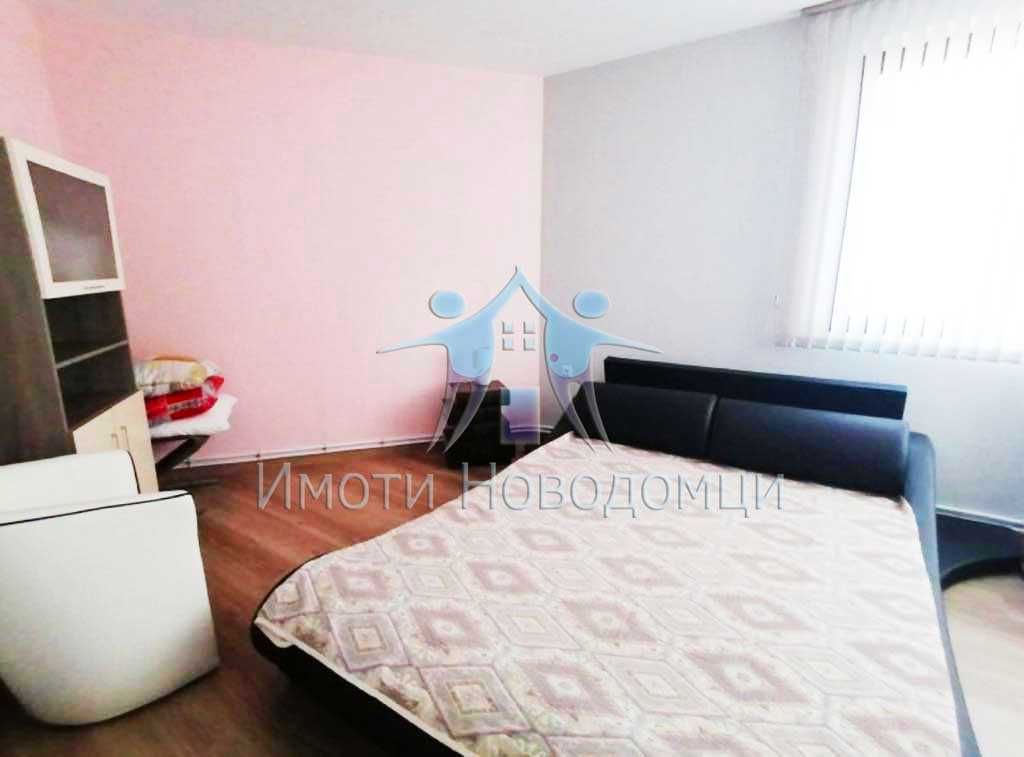 Продава се Тристаен апартамент в Шумен, Пазара - 90 кв.м за 1564 €/кв.м - Снимка #2