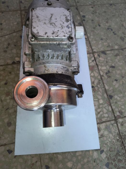 Pompă de transport lapte și lichide