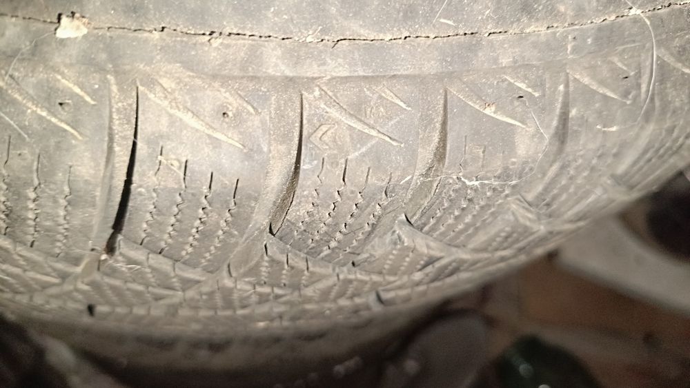 Cauciucuri de iarna cu jante 195 65 15