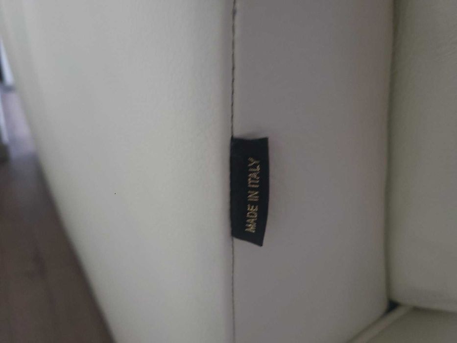 Светло кремав кожен комплект дивани тройка,двойка и фотьойл