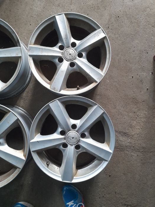 Set 4 Jante Duster 5x114,3 pe R16