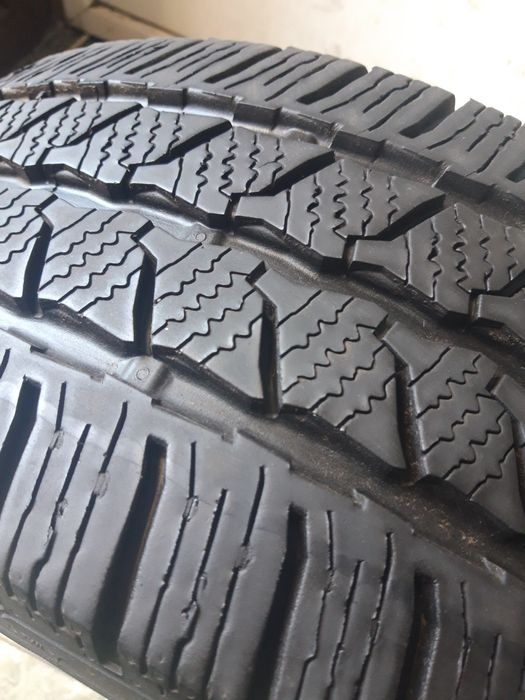 4 anvelope 215/65/16 C Continental de iarna