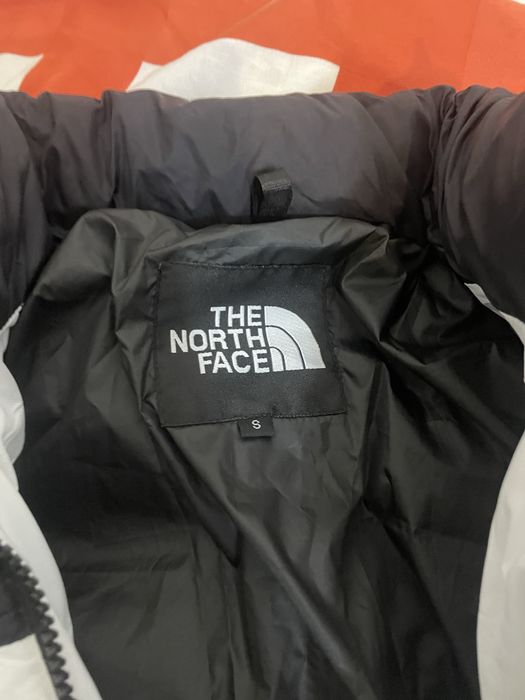 geaca The North Face Alba Scurta(marime de femei)