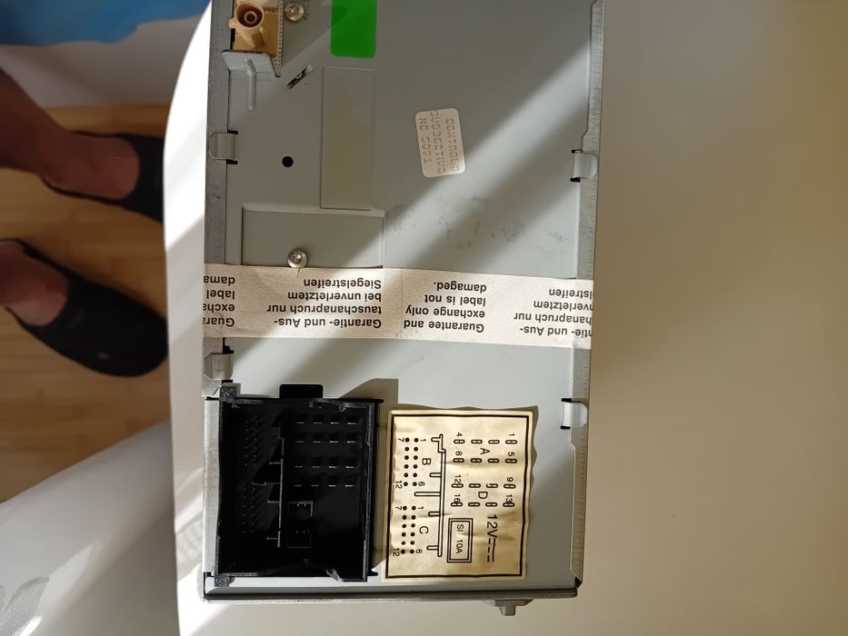 Продавам оригинално СД  за VW