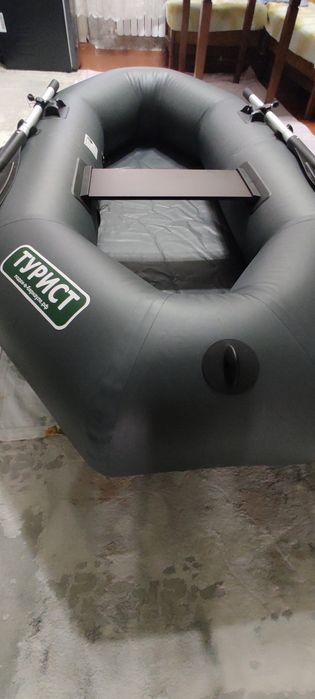 Продаю лодку Турист 220