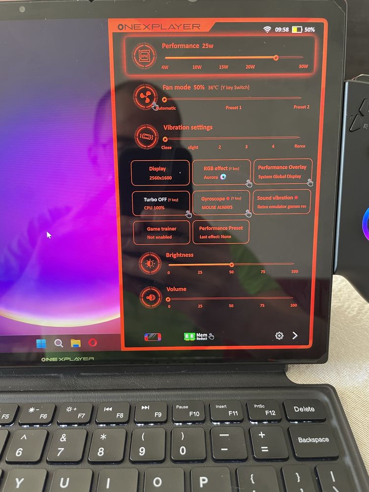 Onexplayer X1 AMD edition геймърски таблет
