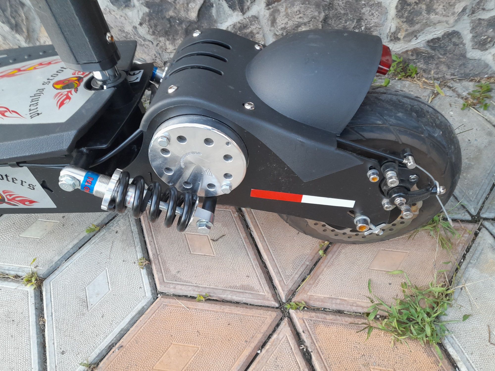 E-scooter, scuter electric, trotinetă electrică