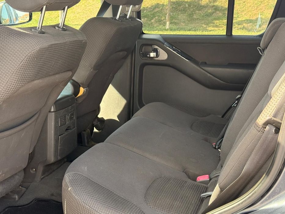 Vând Nissan Pathfinder 
*Motor 2.5 
*Masina se afla într-o stare foart