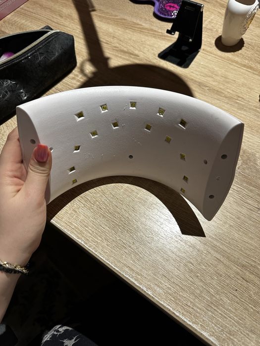 Vand lampa uv manichiura