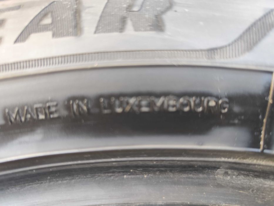 GOODYEAR Ultra Grip 255/50/19V