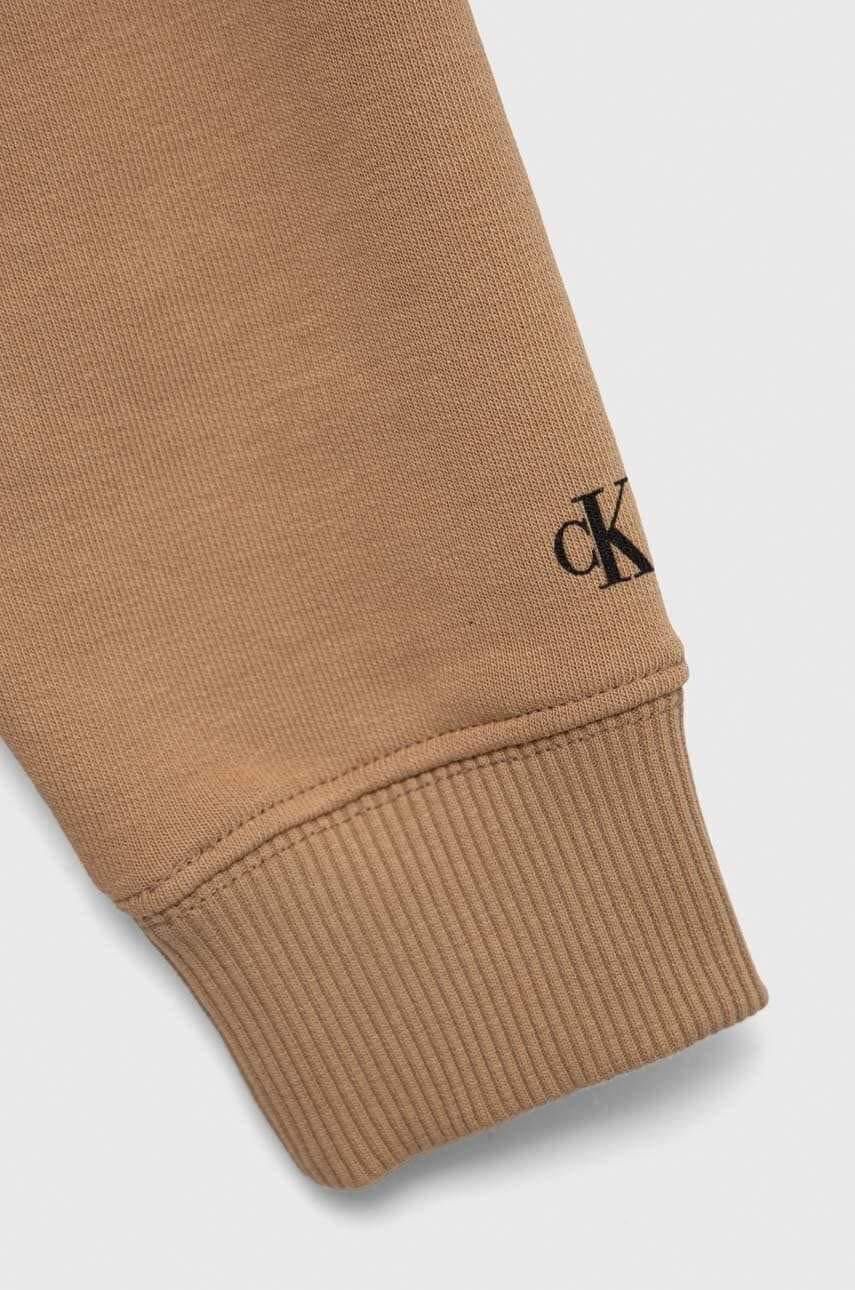 Анцуг Calvin Klein