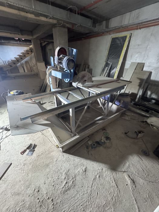 Granit stanok bir oy ishlagan yangi