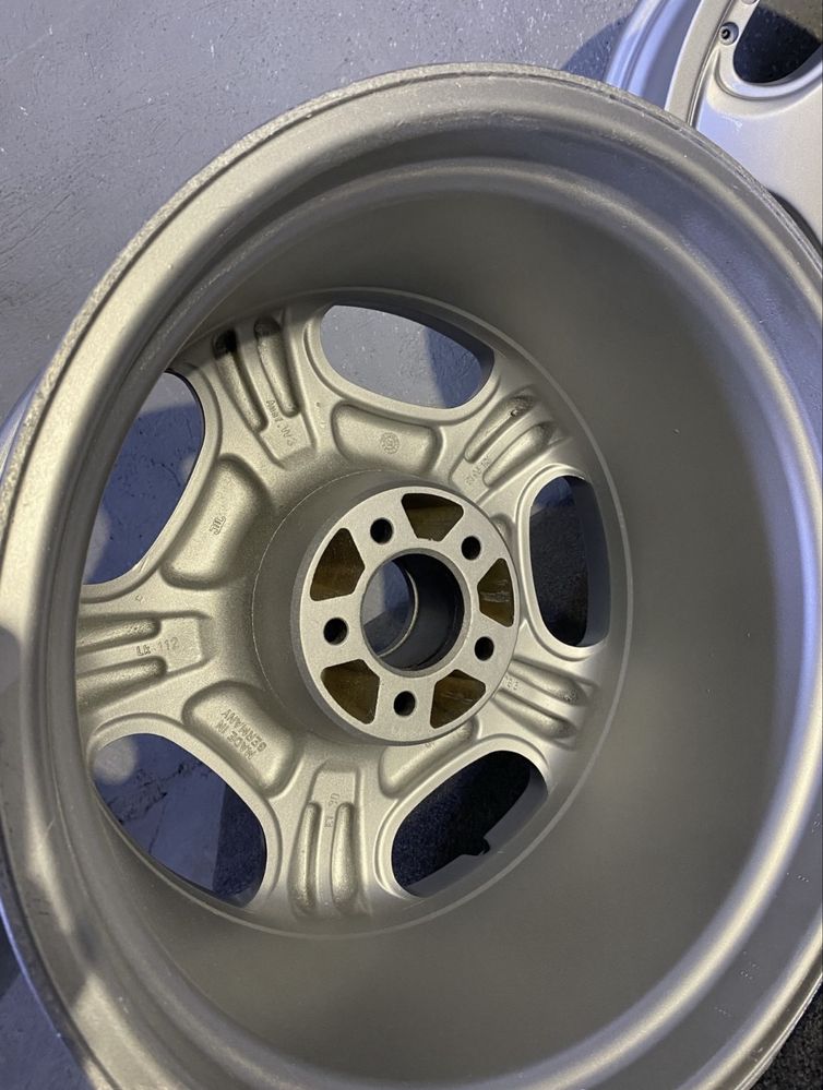 Срочно продам оригинал диски R18 привозные
