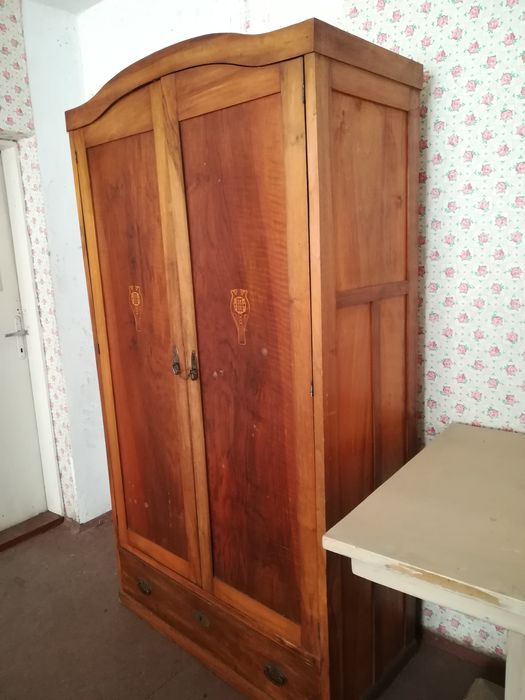 Прочети! Мебели от масивно дърво