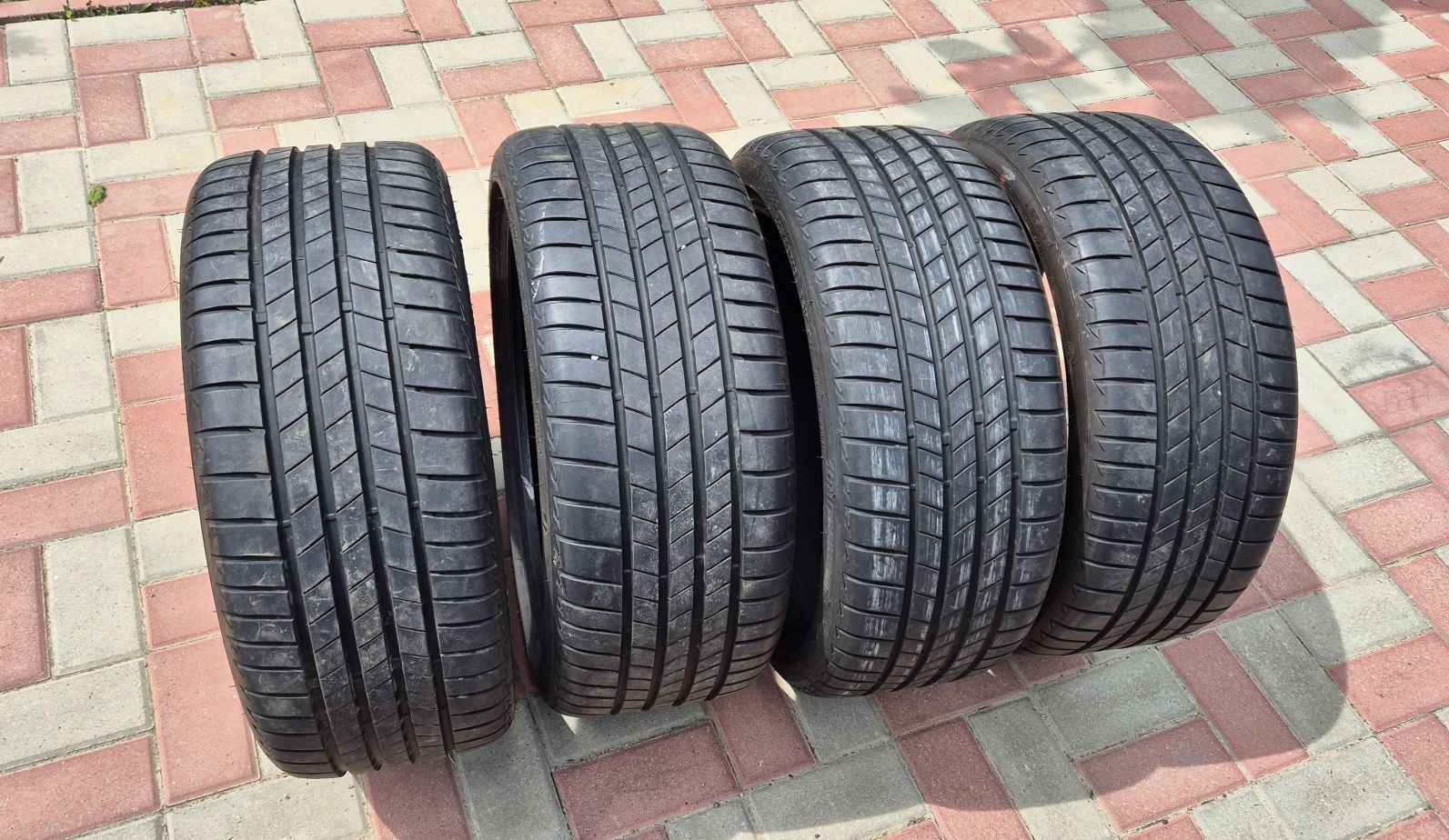 Bridgestone Turanza T005 225/40 R18