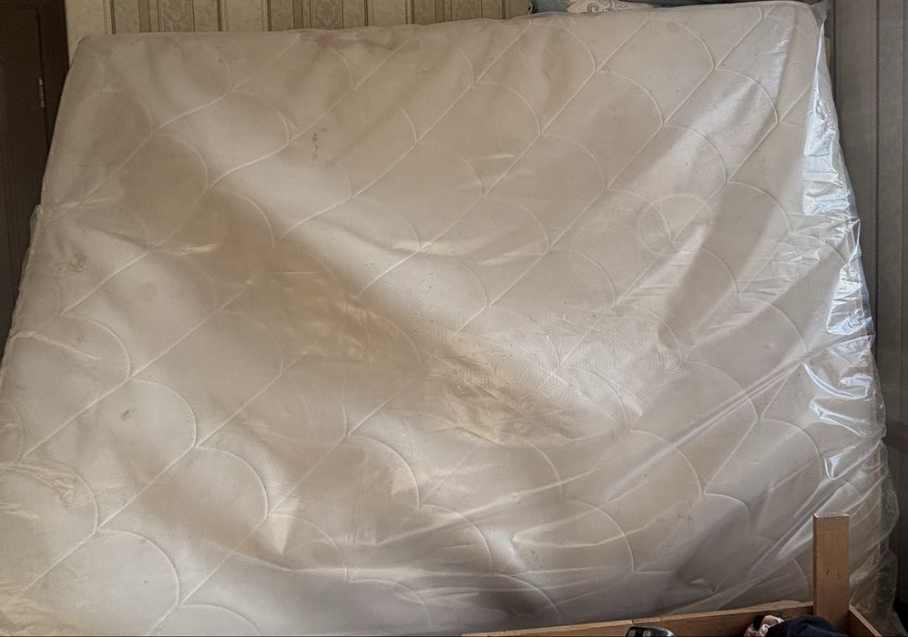 БЕСПЛАТНО отдам матрас в хорошем состоянии