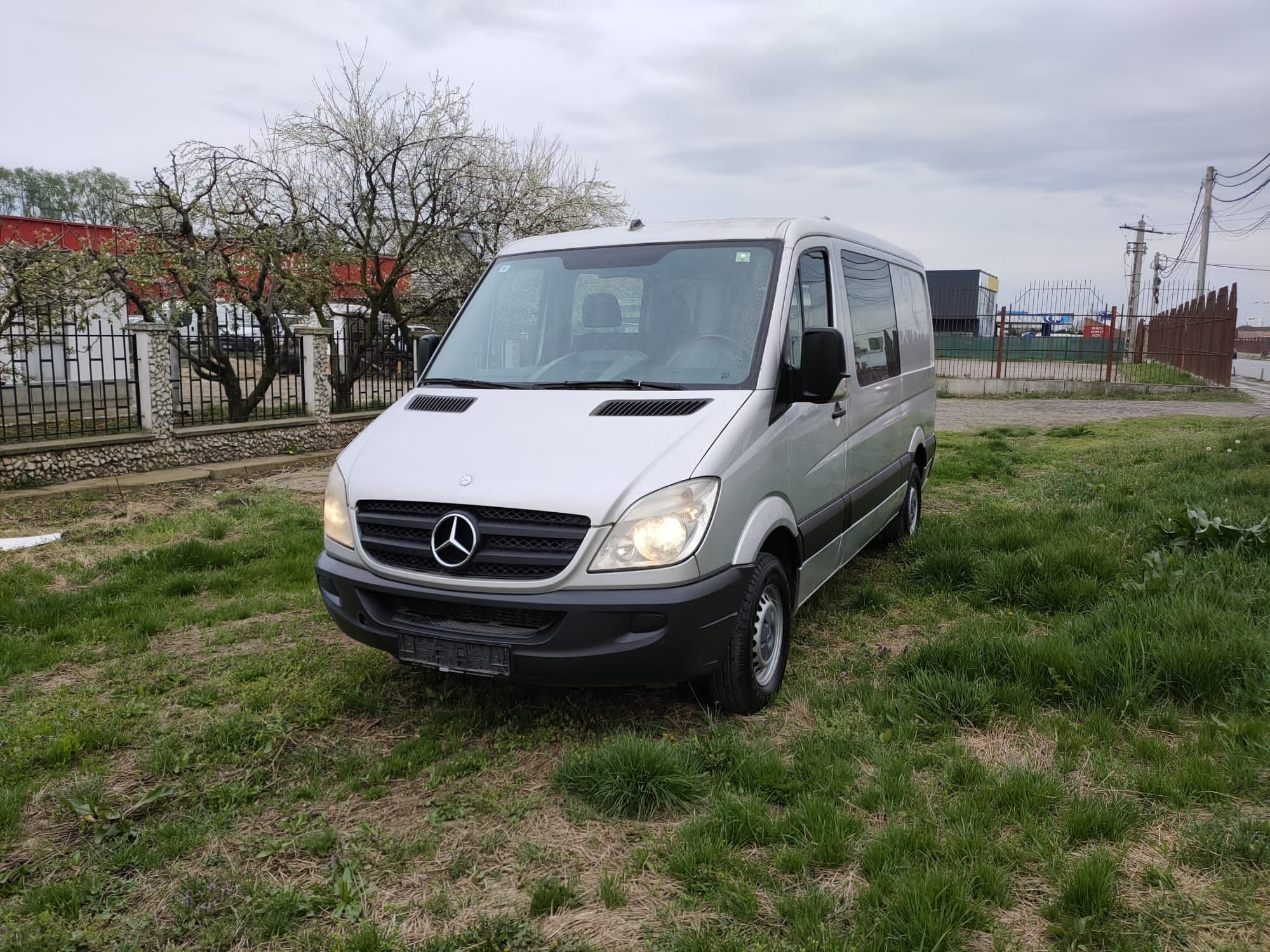 Mercedes Sprinter 213 .Mediu,6 Locuri,6Trepte. RAR.efectuat.