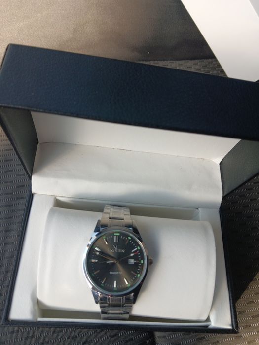 Чист Нов  Часовник FNGEEN