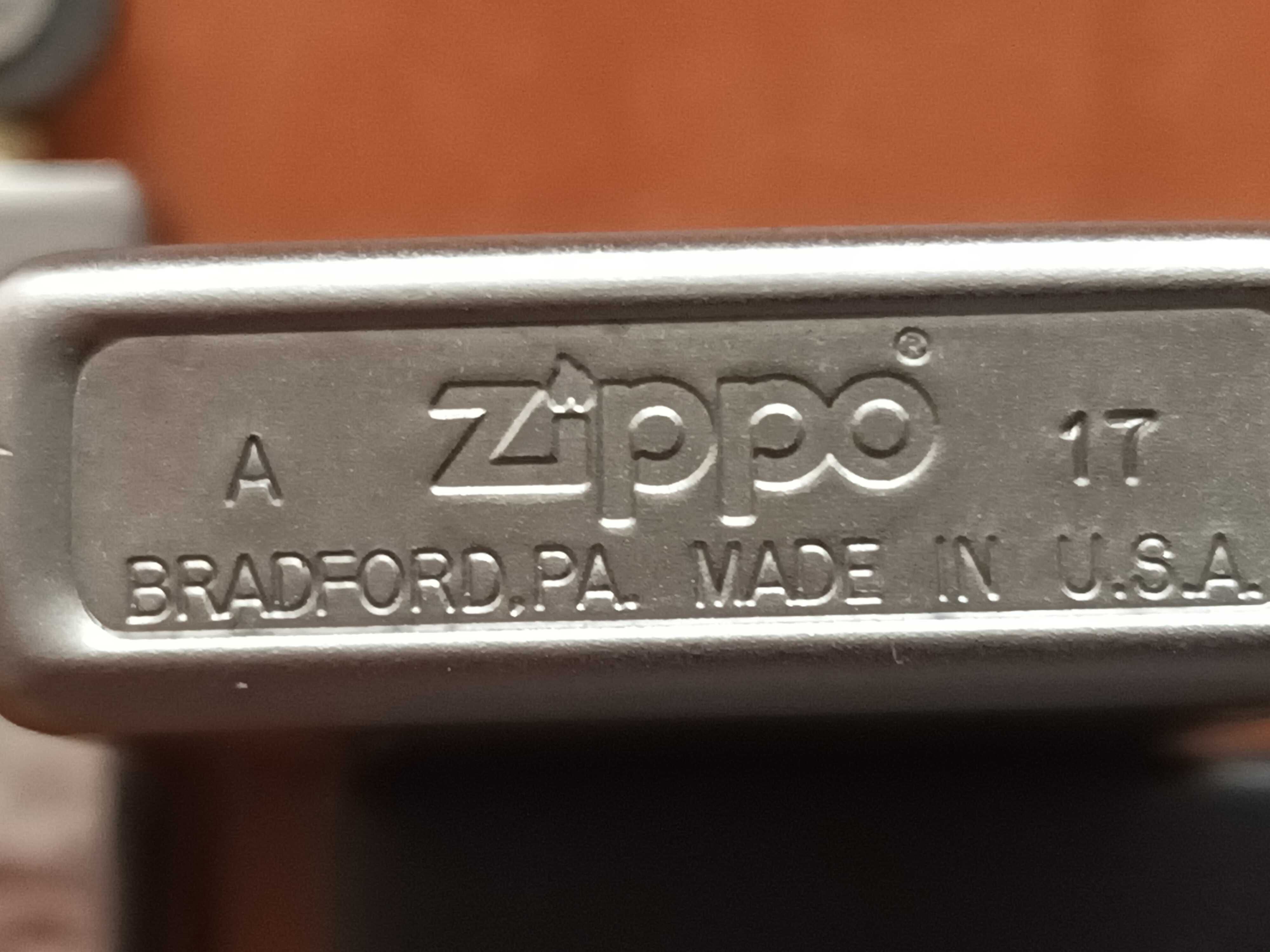 Bricheta Zippo Red Matte Silver