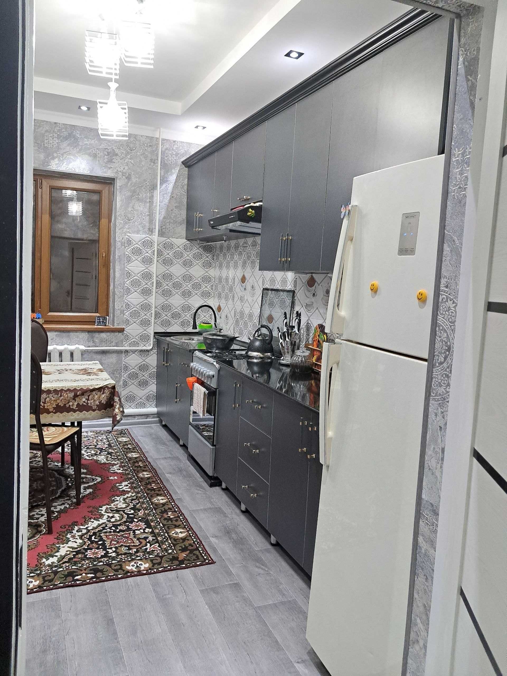 Эски автовакзал 3,5 сотик барча кулайликларга эга участка сотилади