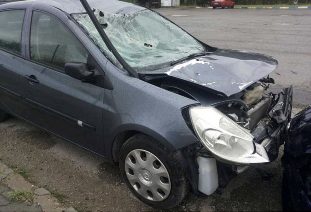 Renault Clio 1.2i на части