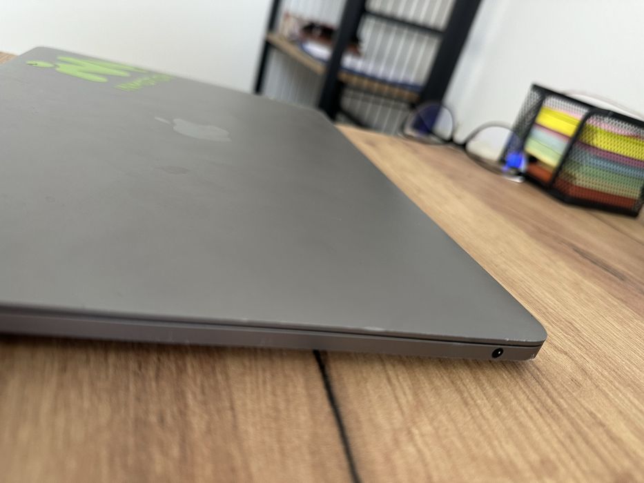 Macbook pro 2017  13 inch thunderbolt 3 ports